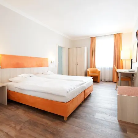 Bayerischer Hof 4*