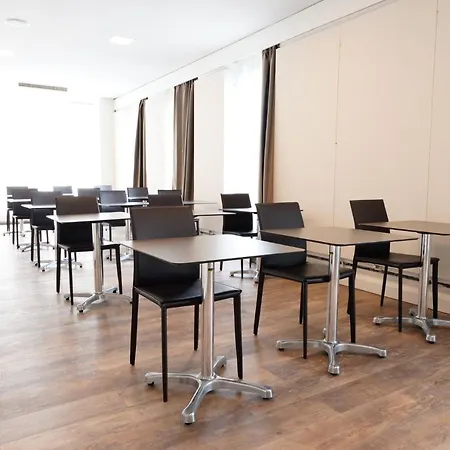 Bayerischer Hof Hotel 4*