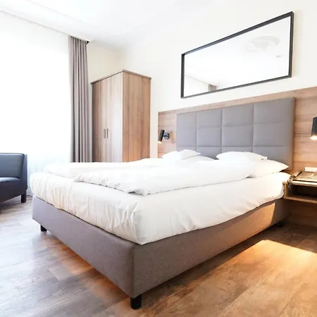 Bayerischer Hof 4*