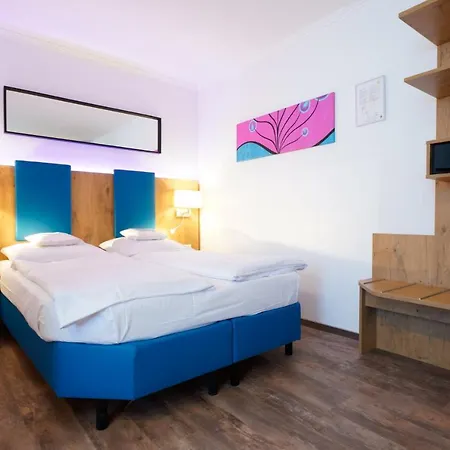 Bayerischer Hof Hotell 4*