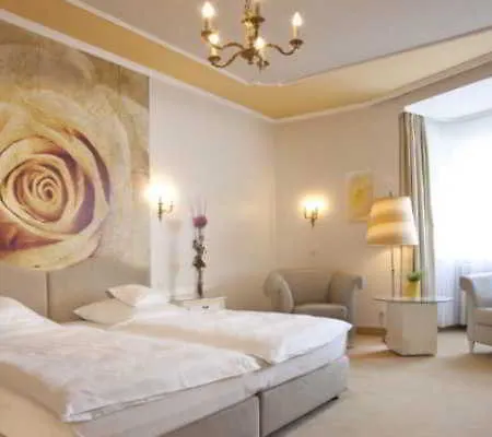 Bayerischer Hof Hotell 4*