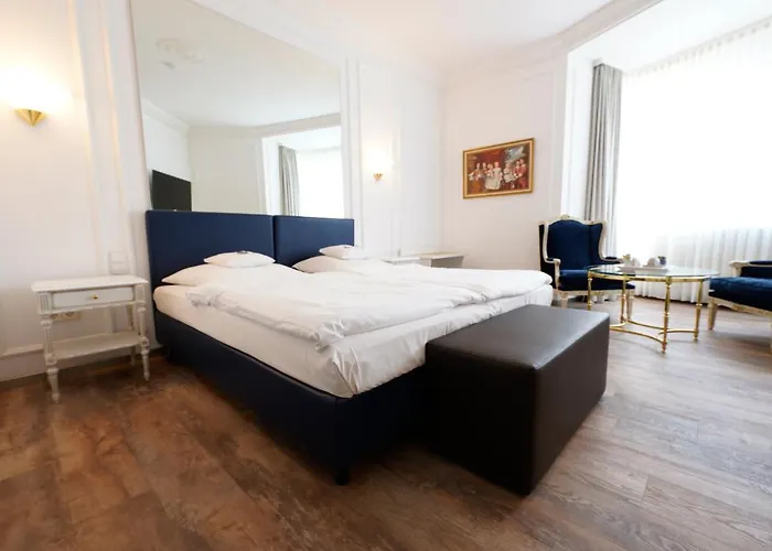 Bayerischer Hof Hotel 4*