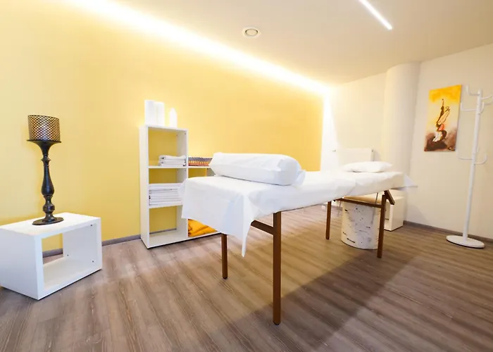 Bayerischer Hof Hotel 4*